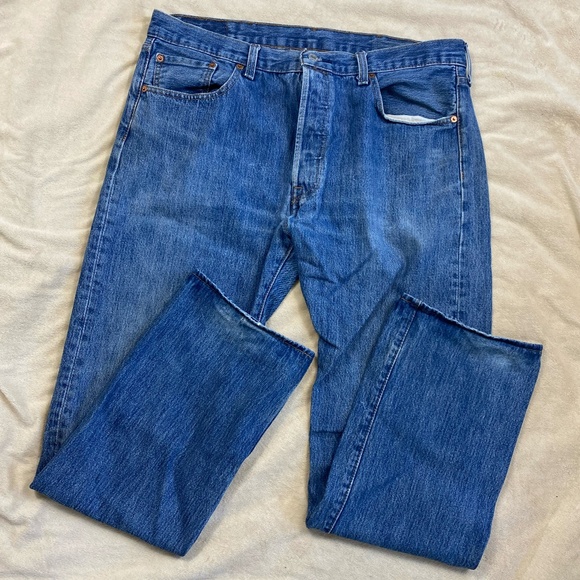 Levi Strauss 501 Indigo Wash Denim Jeans 38" x 34" with classic button fly. - Picture 1 of 8